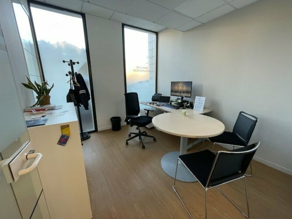Local commercial - a louer  - VERN SUR SEICHE (35.6522) - photo-2