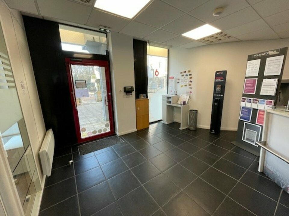 Local commercial - a louer  - VERN SUR SEICHE (35.6522) - photo-3