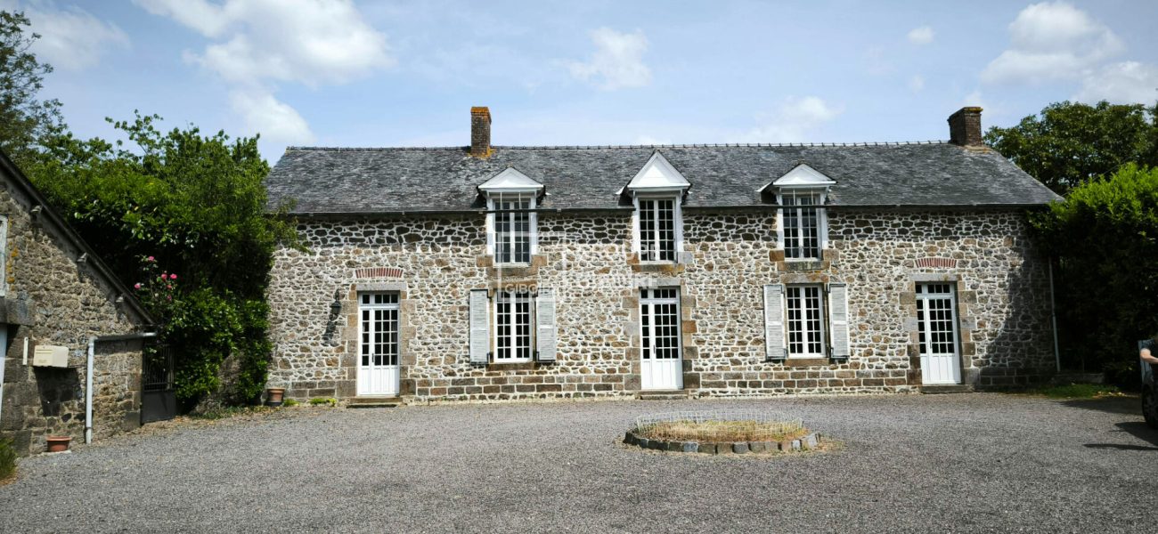 Maison T5  - HEDE BAZOUGES (BM24758E) - photo principale