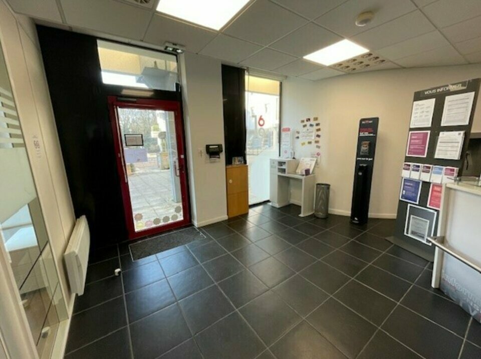 Local commercial - a louer  - VERN SUR SEICHE (35.6630) - photo-3