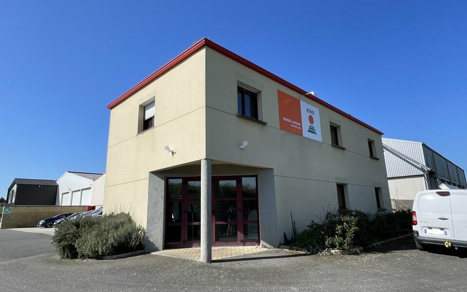 Local d'activites  - CORPS-NUDS (35.6653) - photo principale