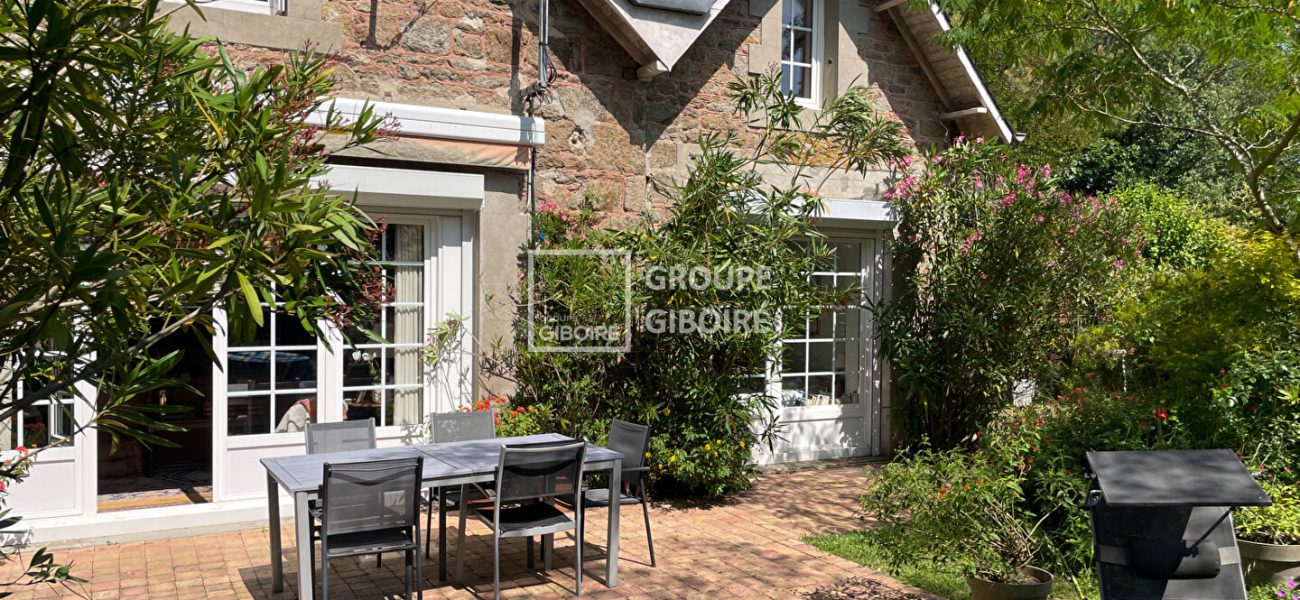 Maison T6  - SAINT COULOMB (JD26068) - photo principale