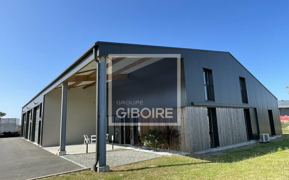 Local d'activites  - LAILL (35.6762) - photo principale