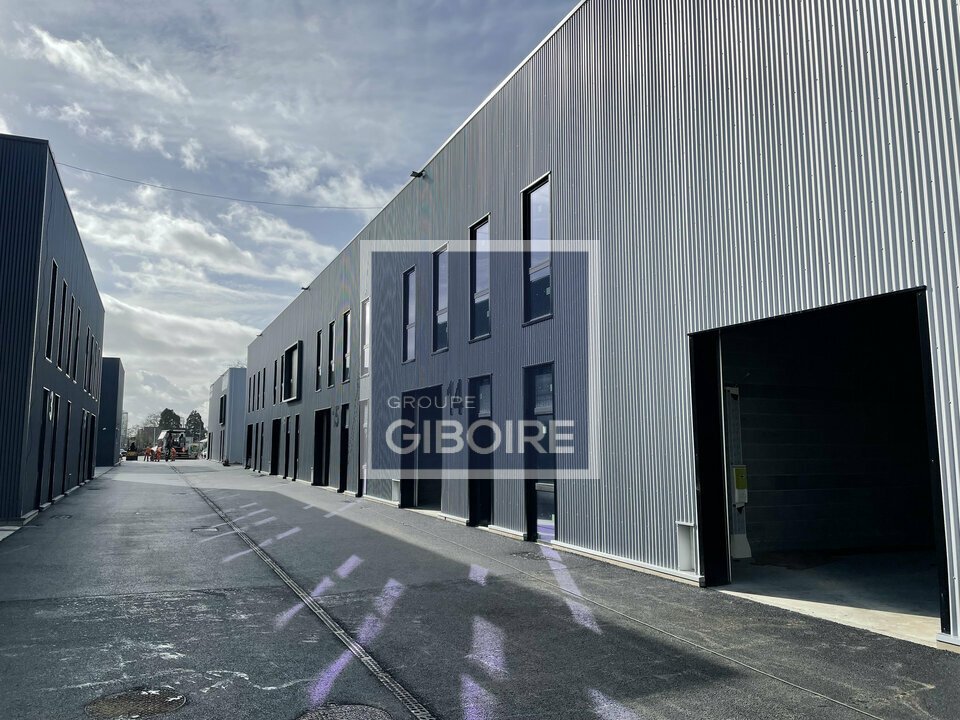 Local d'activites  - LES PONTS DE CE (49.017382) - 1