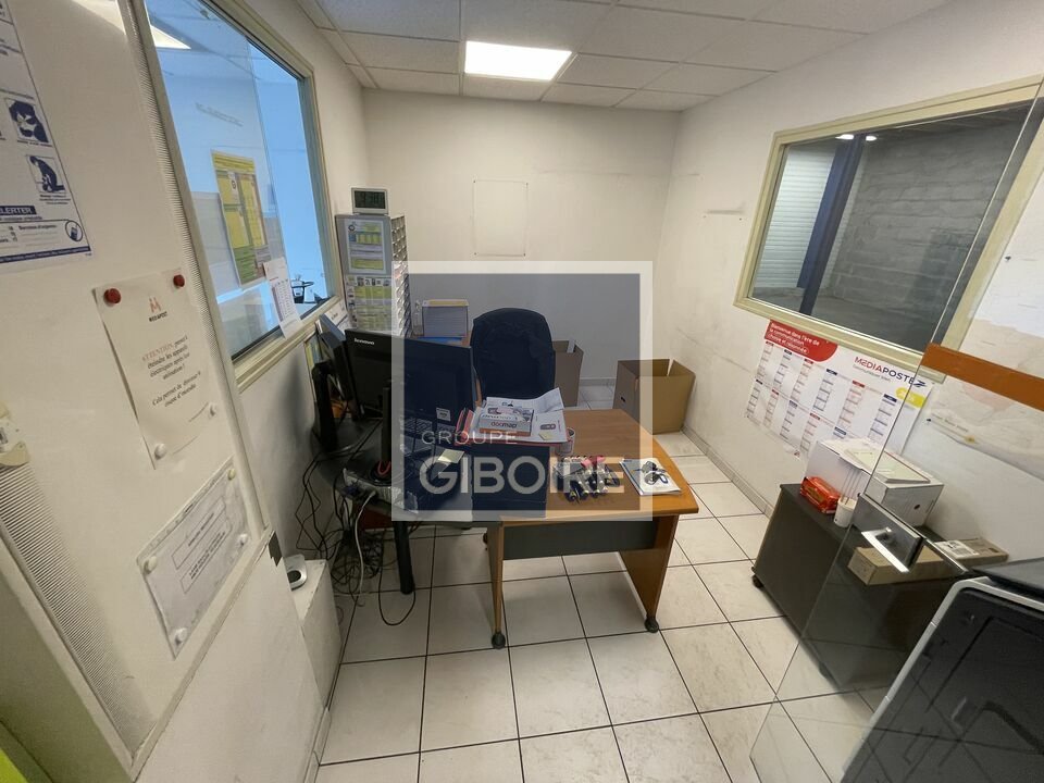 Local d'activites  - BOUGUENAIS (44.018945) - 4