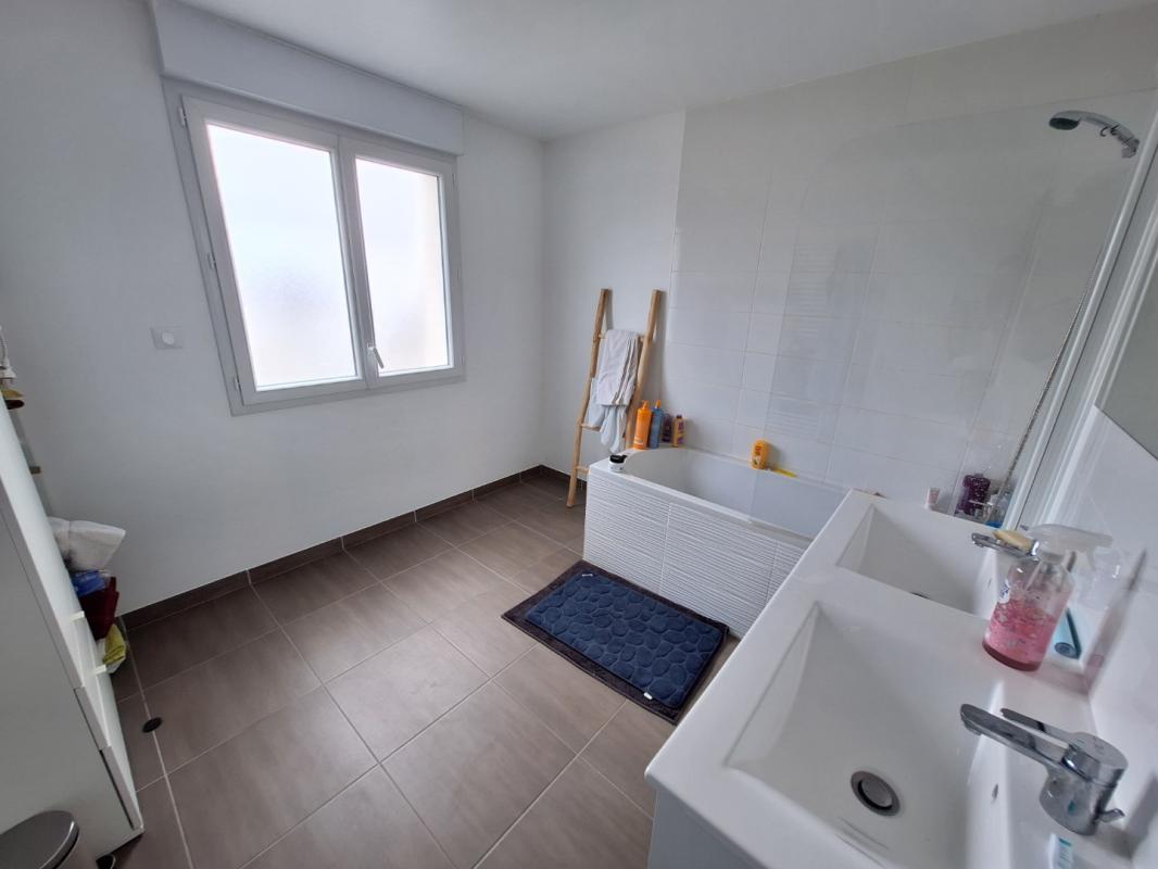 Maison T6  - Guignen (531101) - 8