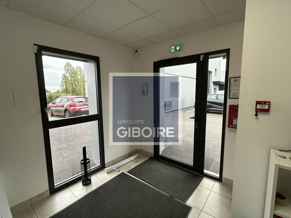 Local d'activites  - NOYAL-SUR-VILAINE (35.7237) - 5
