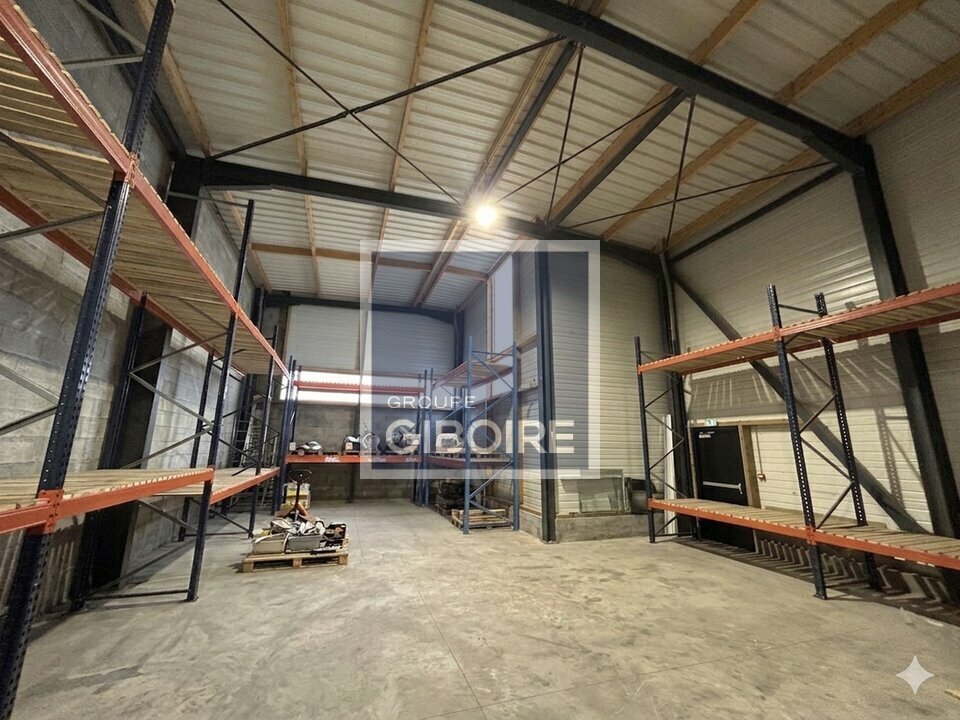 Local d'activites  - NOYAL-SUR-VILAINE (35.7237) - 2