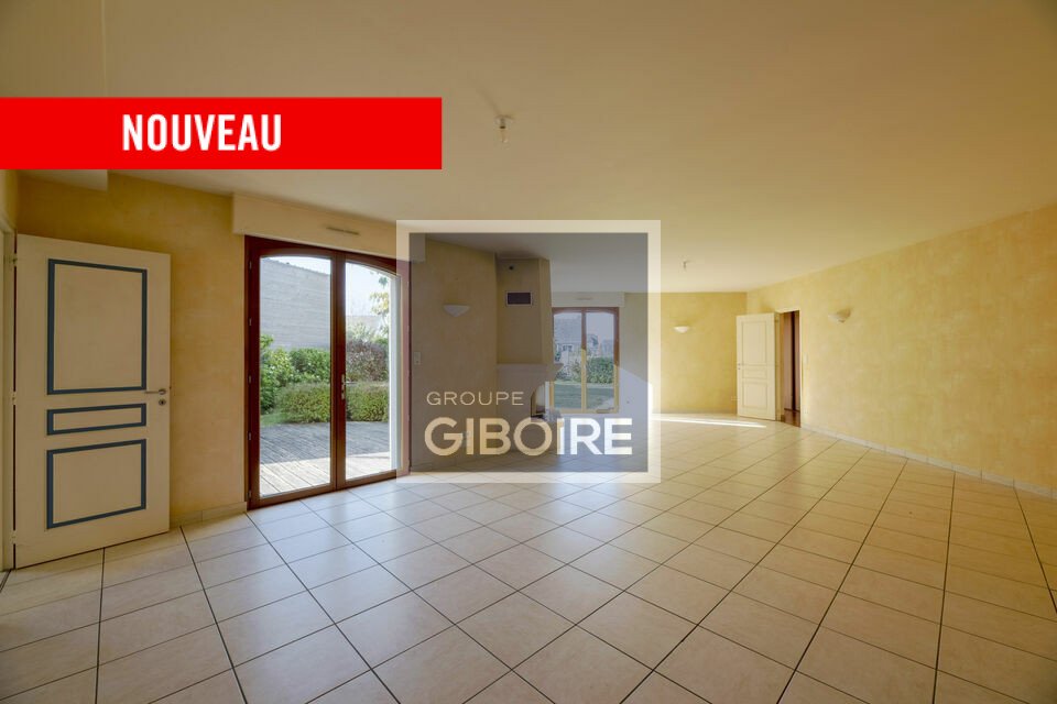 Bureaux  - NOYAL-CHTILLON-SUR-SEICHE (35.7028) - 2