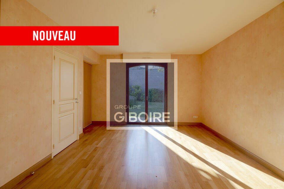 Bureaux  - NOYAL-CHTILLON-SUR-SEICHE (35.7028) - 3