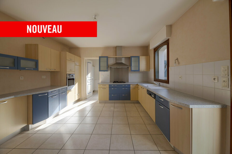 Bureaux  - NOYAL-CHTILLON-SUR-SEICHE (35.7028) - 5