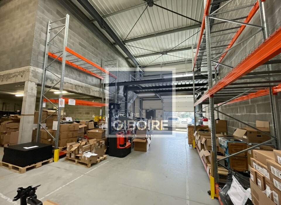 Local d'activites  - NOYAL CHATILLON SUR SEICHE (35.7010) - 3