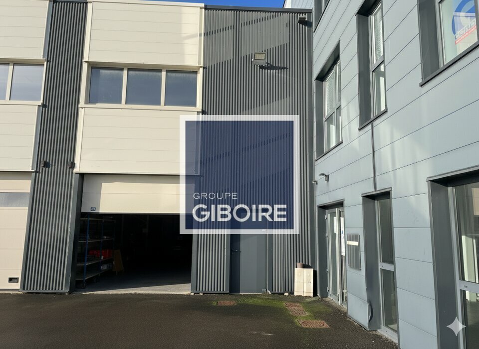 Local d'activites  - NOYAL CHATILLON SUR SEICHE (35.7010) - 2