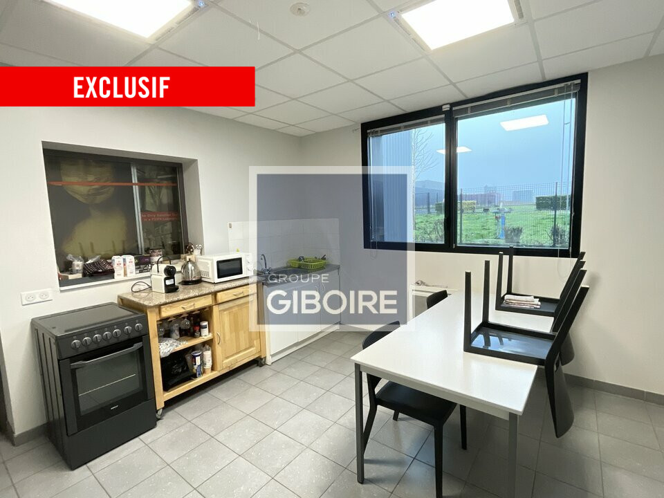 Local d'activites  - GRAND-FOUGERAY (35.7071) - 12