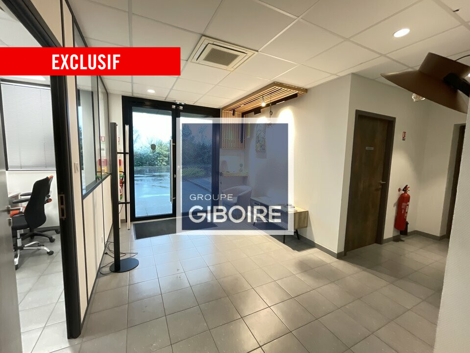 Local d'activites  - GRAND-FOUGERAY (35.7071) - 10