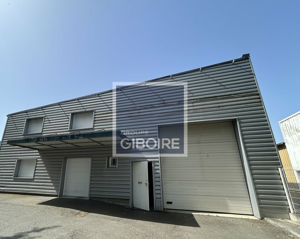 Local d'activites  - CESSON-SVIGN (35.7252) - 6