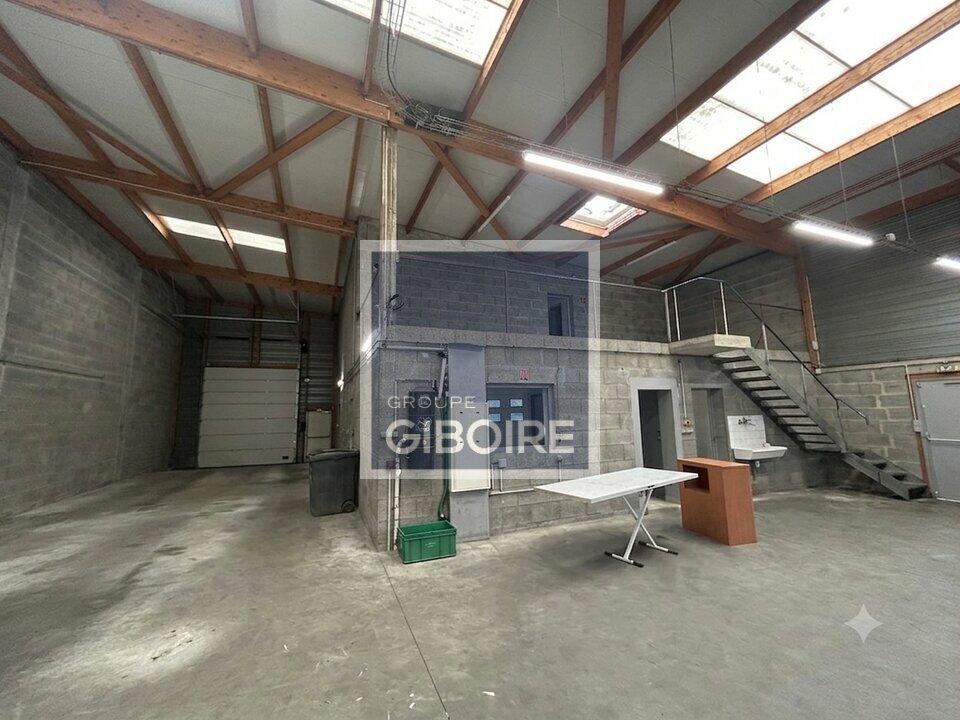 Local d'activites  - CESSON-SVIGN (35.7252) - 10