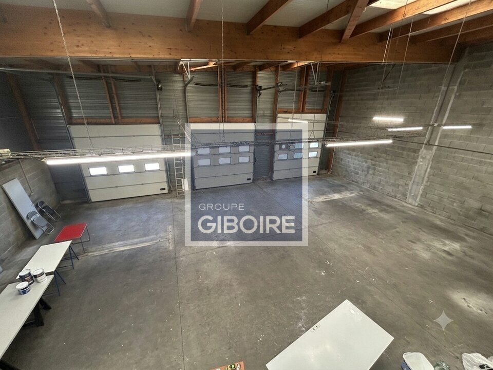 Local d'activites  - CESSON-SVIGN (35.7252) - 12