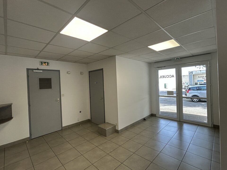 Local d'activites  - CESSON-SVIGN (35.7252) - 18