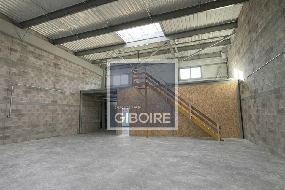 Local d'activites  - BRUZ (35.7000) - 2