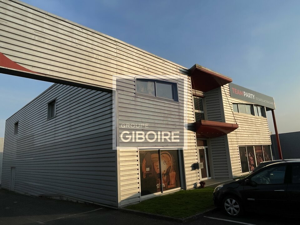 Local d'activites  - MONTGERMONT (35.6831) - 2