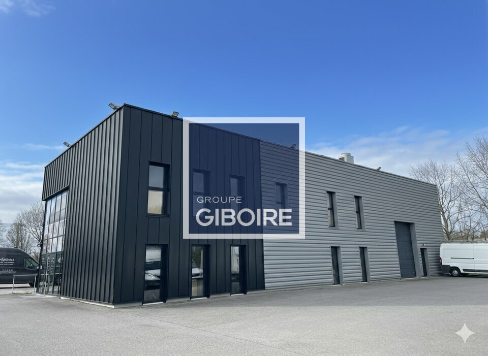 Local d'activites  - NOYAL SUR VILAINE (35.7110) - 2