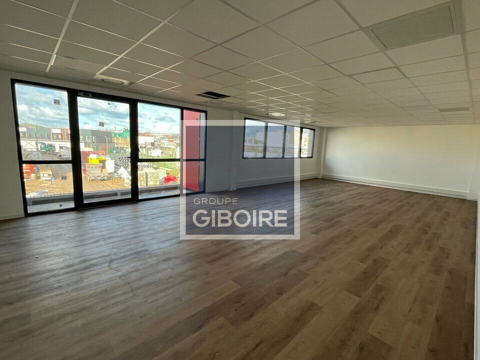 Local d'activites  - MORDELLES (35.7186) - 24