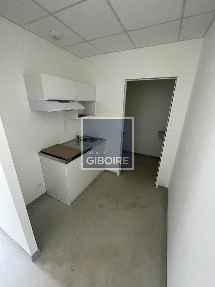 Local d'activites  - PONT PEAN (35.6920) - 6