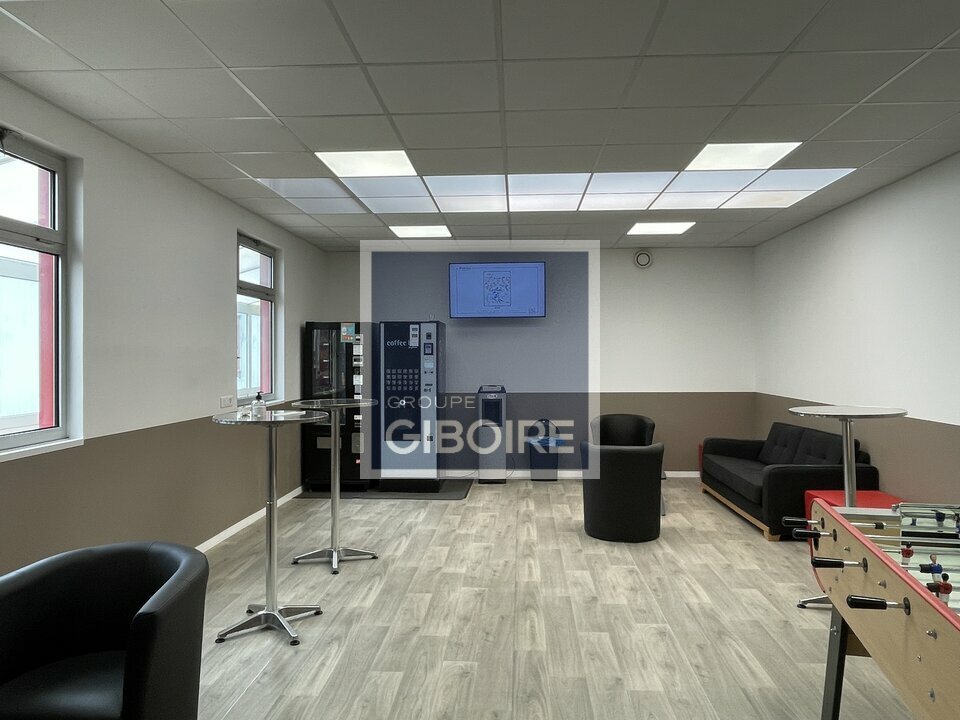 Local d'activites  - CESSON-SVIGN (35.6900) - 8