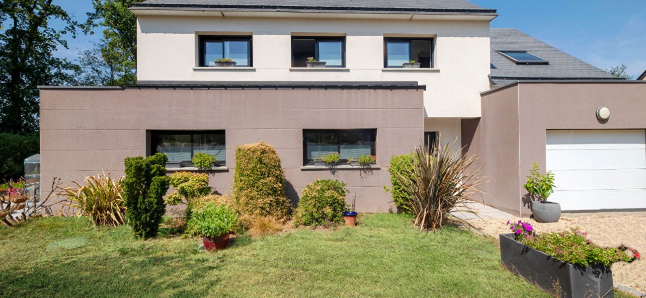 Maison T7  - GUICHEN (GLH26573E) - vue principale