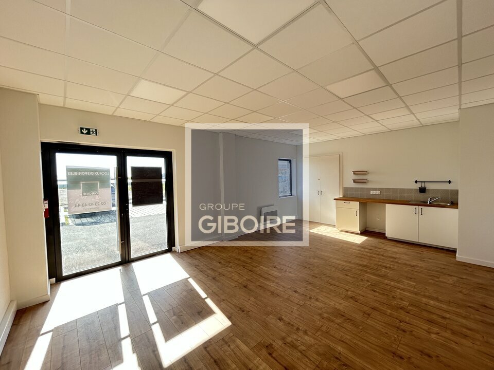 Local d'activites  - LE RHEU (35.6777) - 7