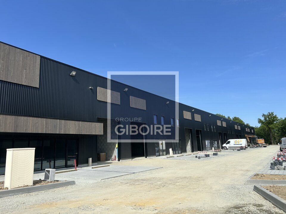 Local d'activites  - LA MEZIERE (35.6870) - 3