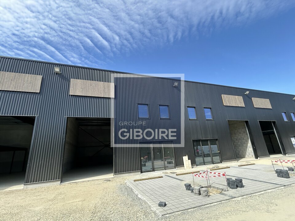 Local d'activites  - LA MEZIERE (35.6870) - 1