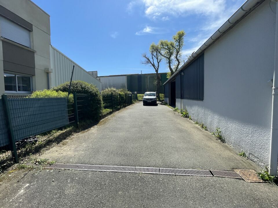 Local d'activites  - NOYAL SUR VILAINE (35.7168) - 7