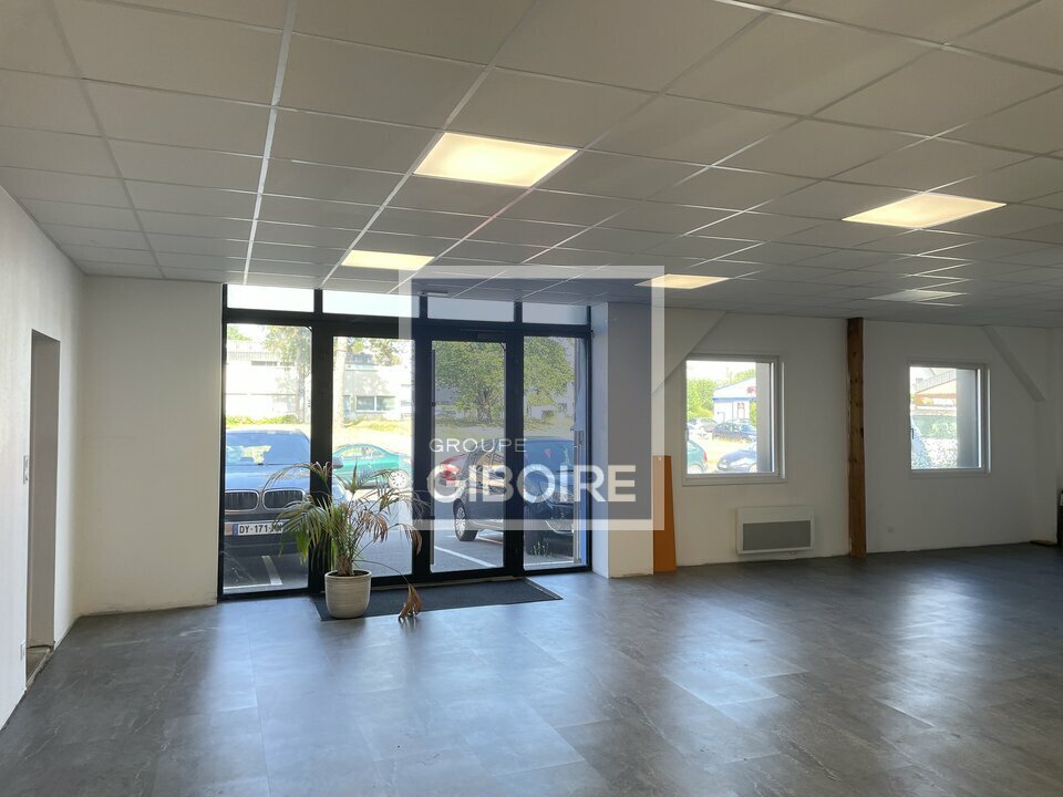 Local d'activites  - PACE (35.6796) - 6