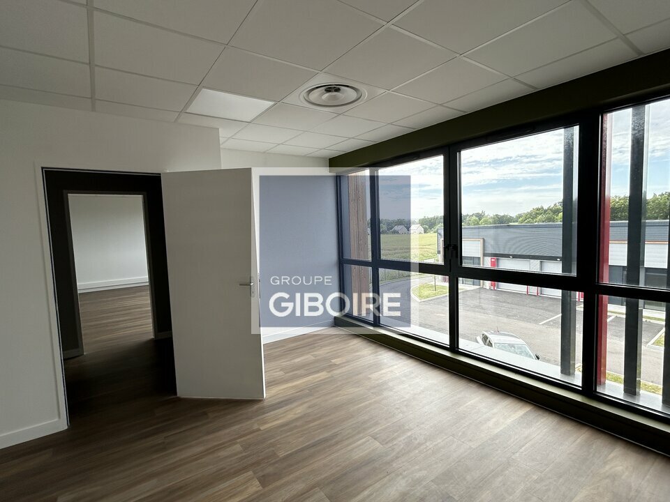 Local d'activites  - MORDELLES (35.7186) - 9