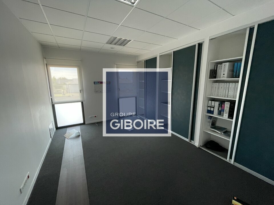 Local d'activites  - ACIGNE (35.7194) - 7