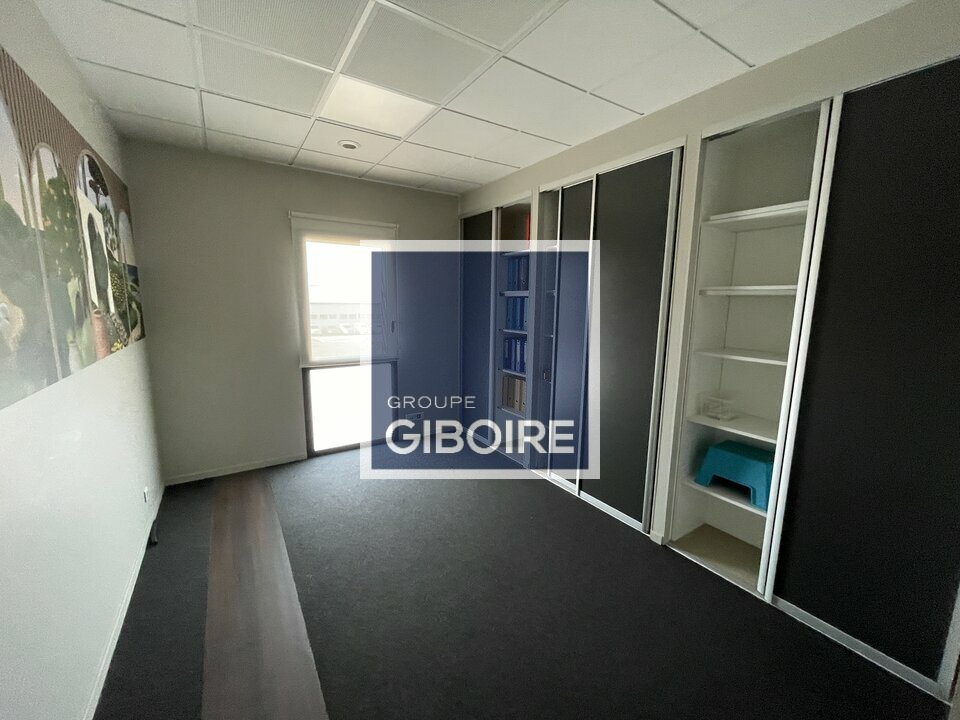 Local d'activites  - ACIGNE (35.7194) - 9