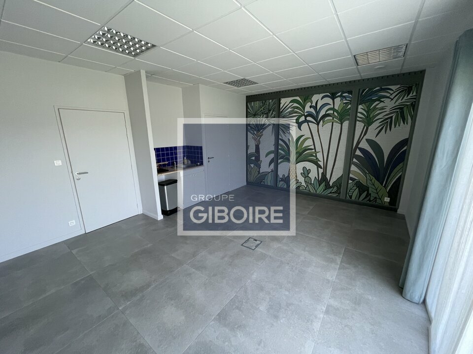 Local d'activites  - ACIGNE (35.7194) - 11