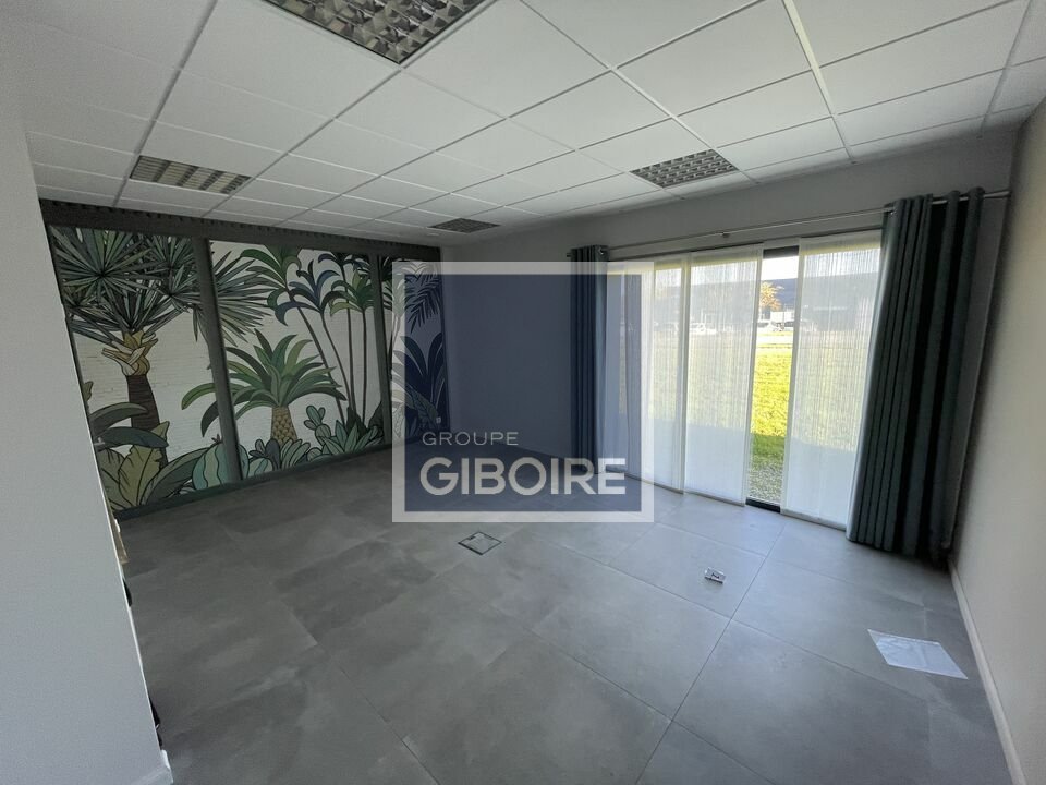 Local d'activites  - ACIGNE (35.7194) - 13