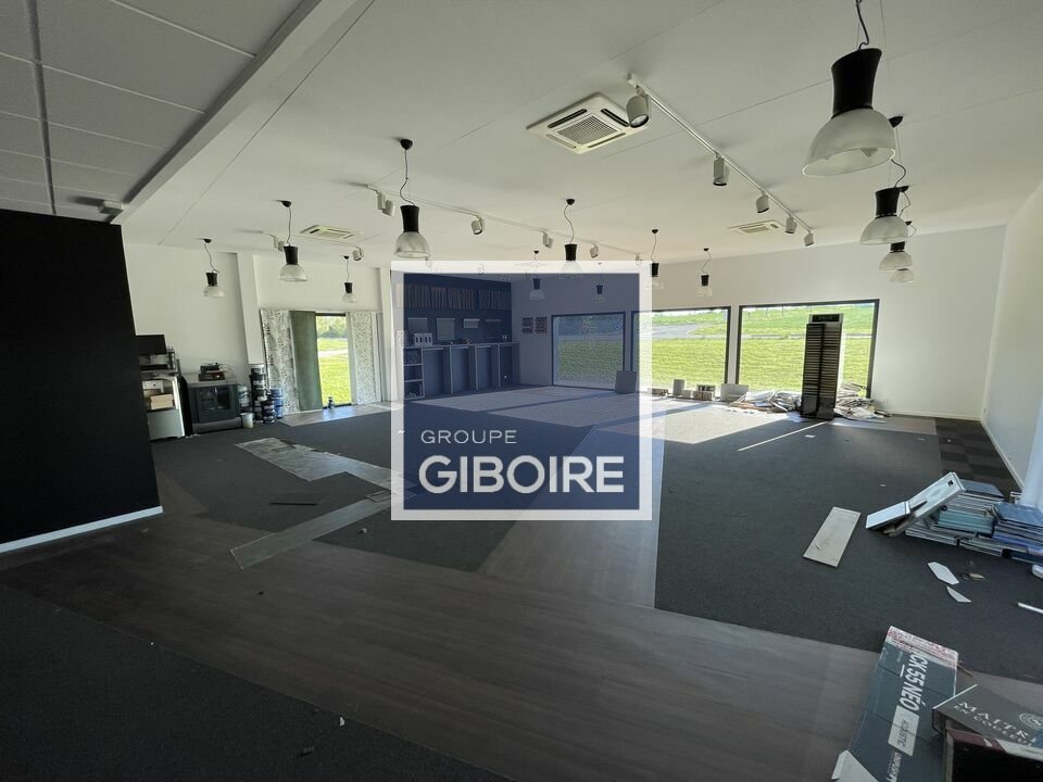 Local d'activites  - ACIGNE (35.7194) - 5