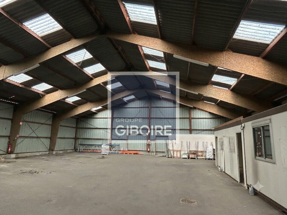 Local d'activites  - SAINT-JACQUES-DE-LA-LANDE (35.7279) - 3