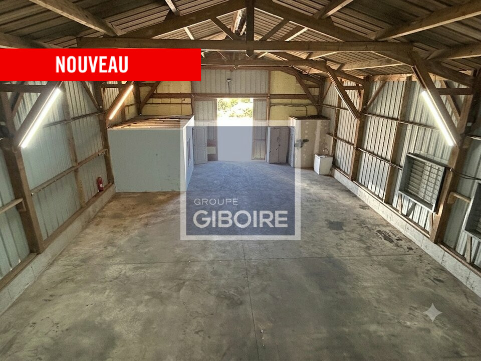 Local d'activites  - GUICHEN (35.6672) - 5