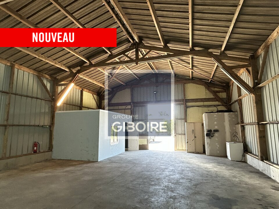 Local d'activites  - GUICHEN (35.6672) - 6