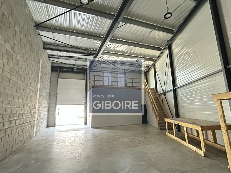 Local d'activites  - VERN SUR SEICHE (35.4929) - 4