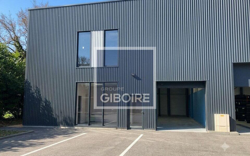 Local d'activites  - VERN SUR SEICHE (35.4929) - vue principale