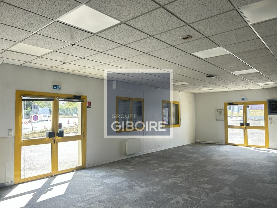 Local d'activites  - CESSON-SVIGN (35.7332) - 10