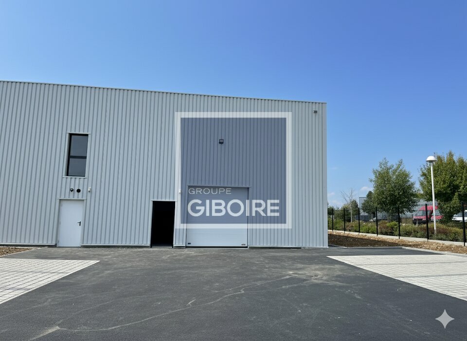 Local d'activites  - GUICHEN (35.6773) - 2