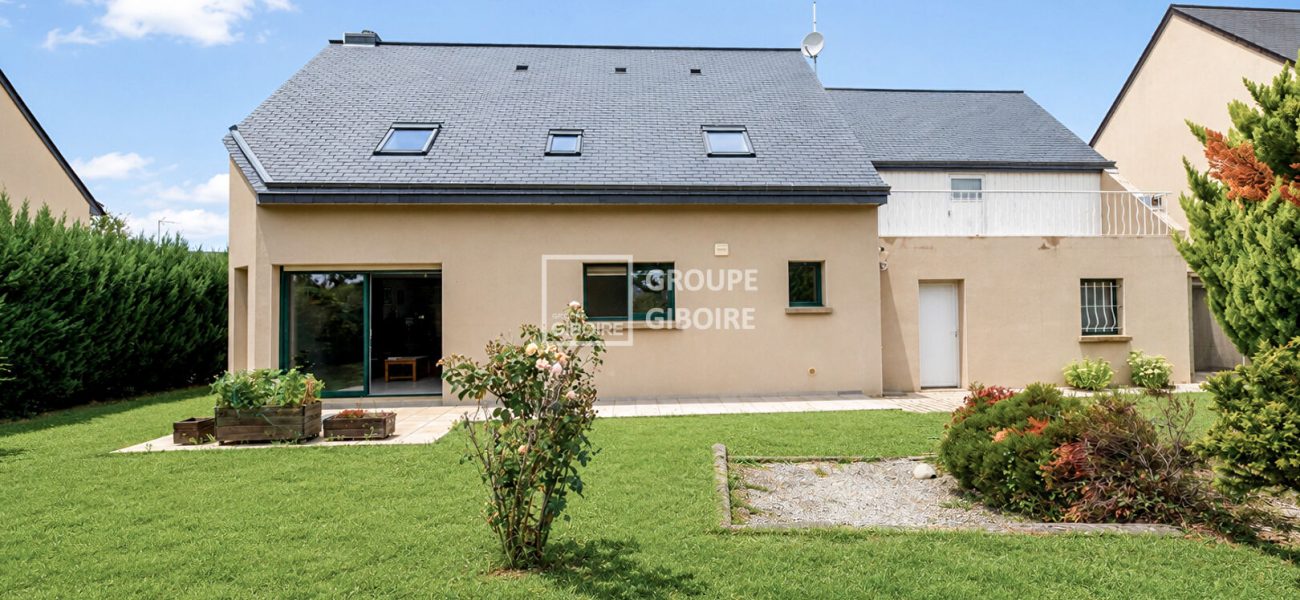 Maison T7  - st Erblon (AG26626E) - vue principale