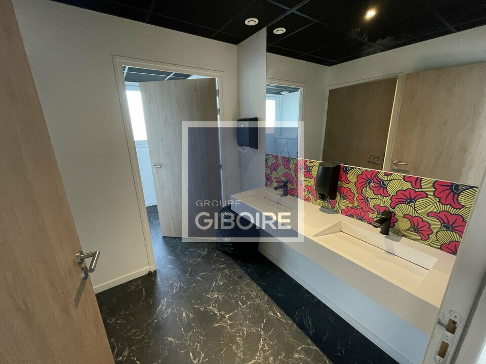 Bureaux  - VERRIRES-EN-ANJOU (49.017466) - 3